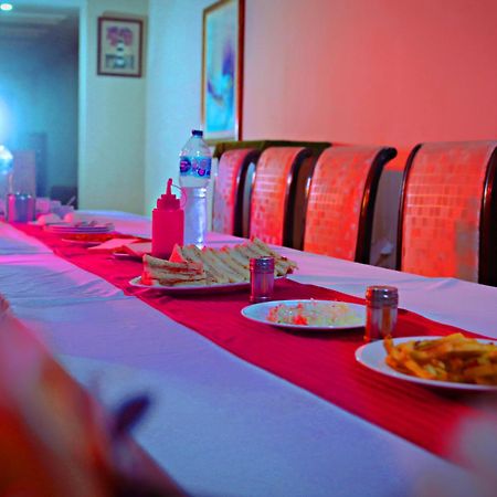 Quick Continental Hotel - Jail Road Lahore Ngoại thất bức ảnh