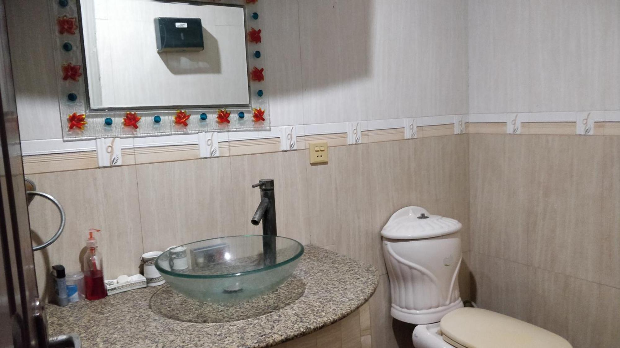 Quick Continental Hotel - Jail Road Lahore Phòng bức ảnh