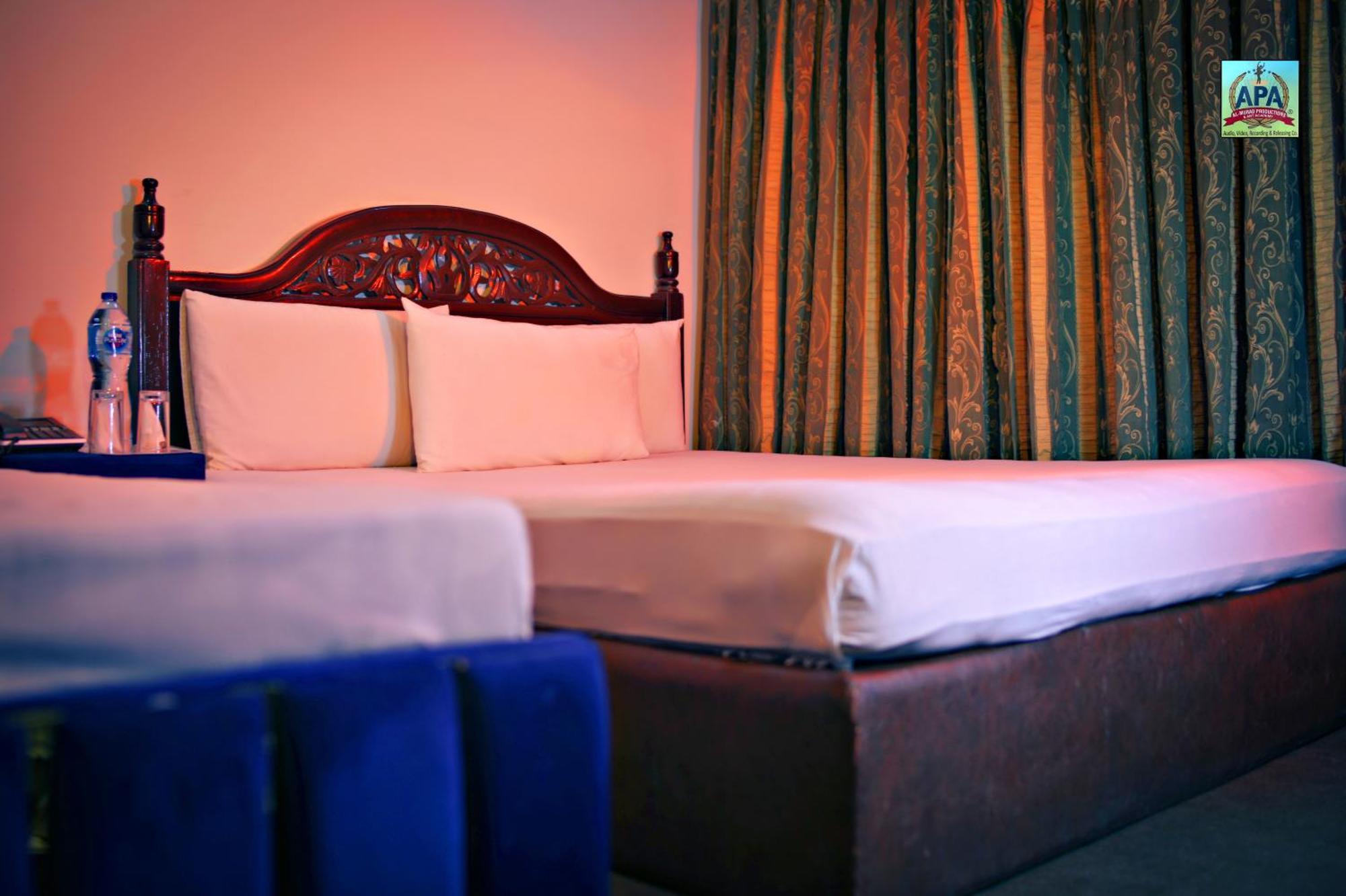 Quick Continental Hotel - Jail Road Lahore Ngoại thất bức ảnh