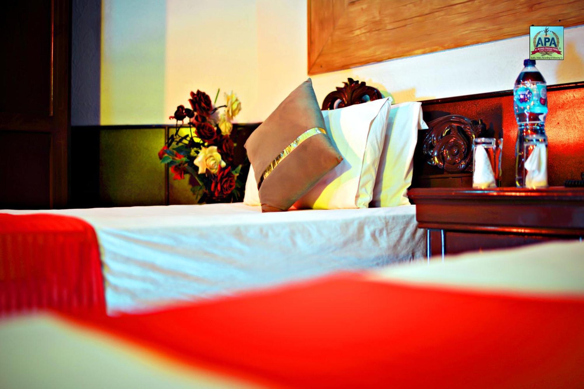 Quick Continental Hotel - Jail Road Lahore Ngoại thất bức ảnh