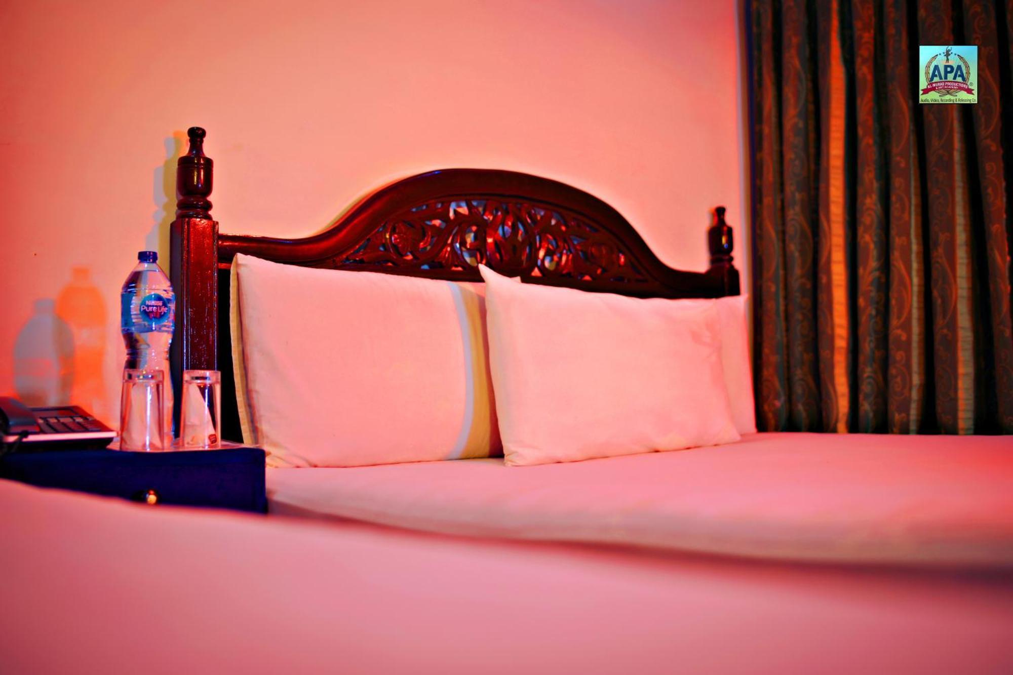 Quick Continental Hotel - Jail Road Lahore Ngoại thất bức ảnh