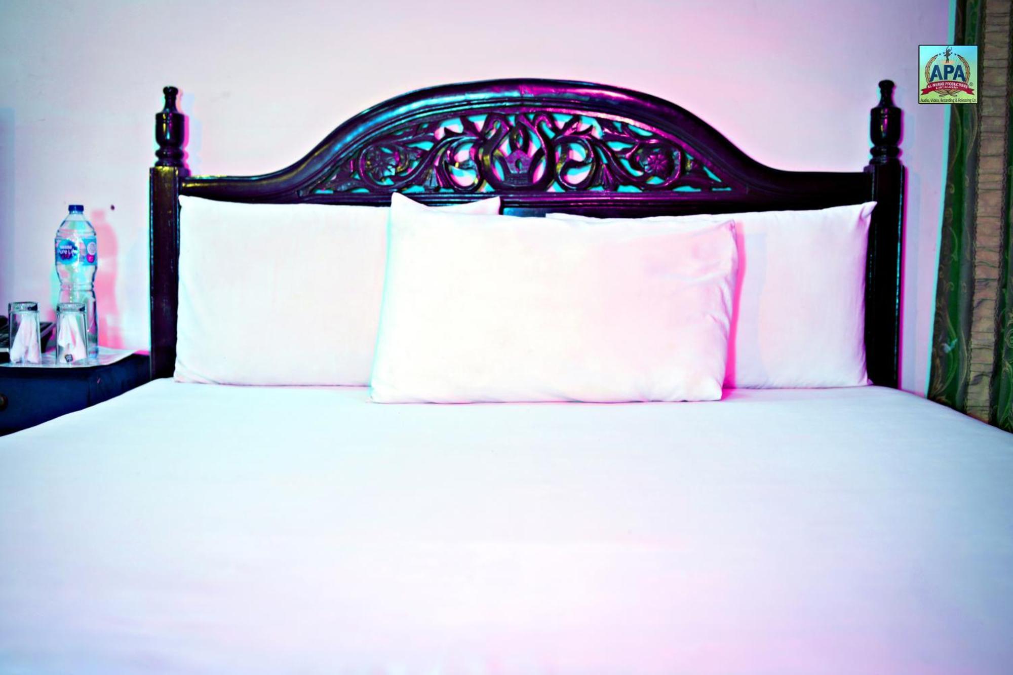 Quick Continental Hotel - Jail Road Lahore Ngoại thất bức ảnh